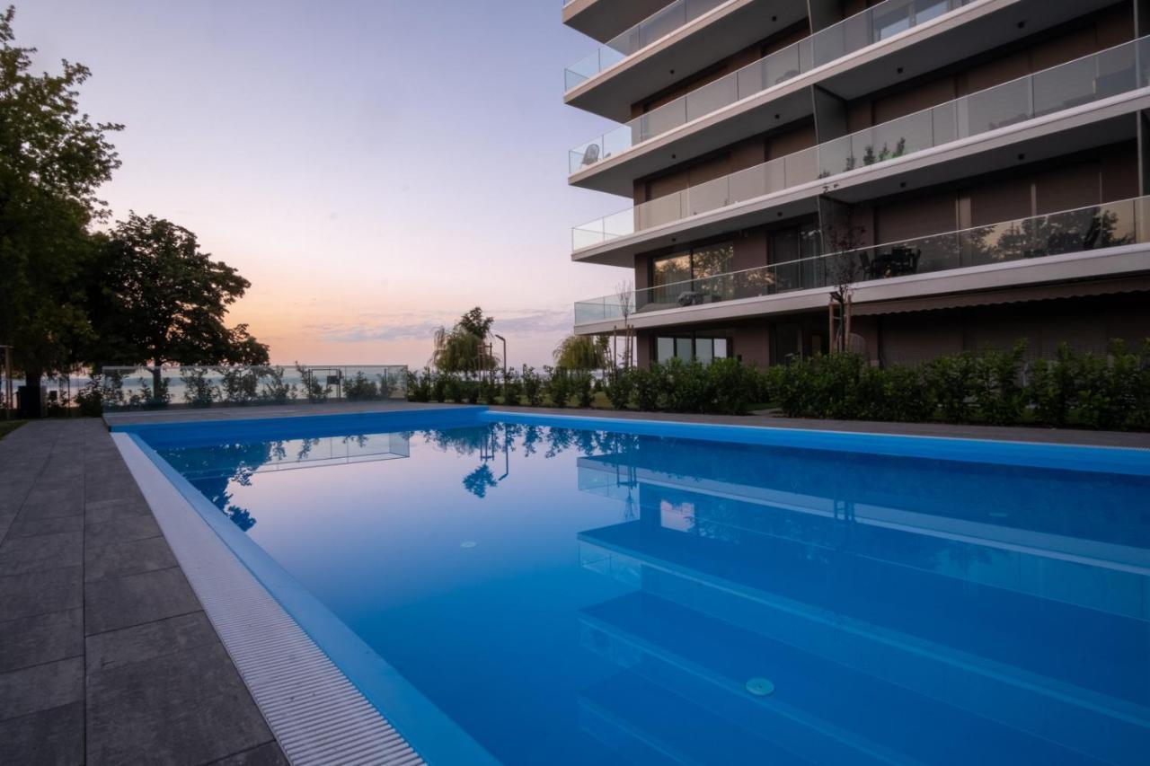 Myflat Coral Beach Apartment シオーフォク エクステリア 写真
